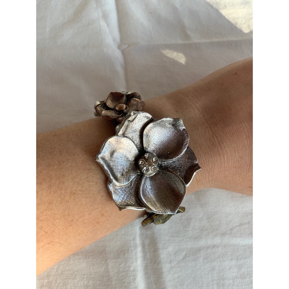 💍💫 Costume jewelry flower bracelet